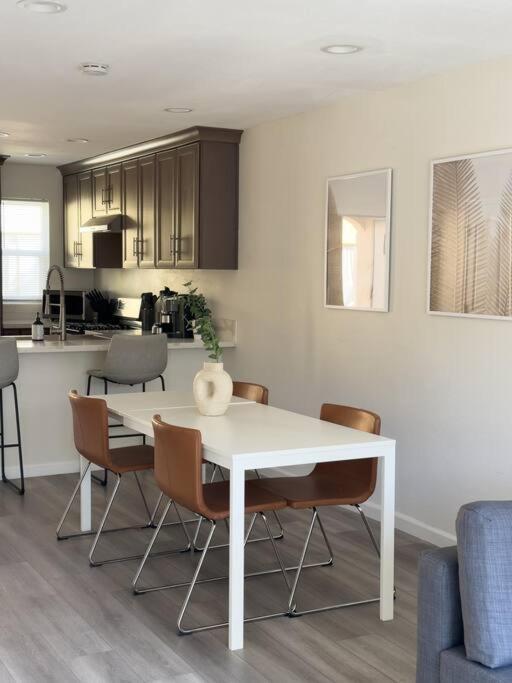 Modern Retreat 1 Mi. From Disney Anaheim Esterno foto