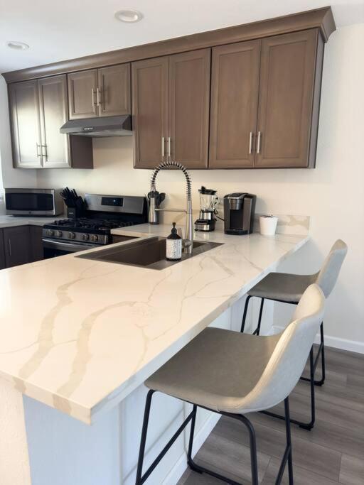 Modern Retreat 1 Mi. From Disney Anaheim Esterno foto