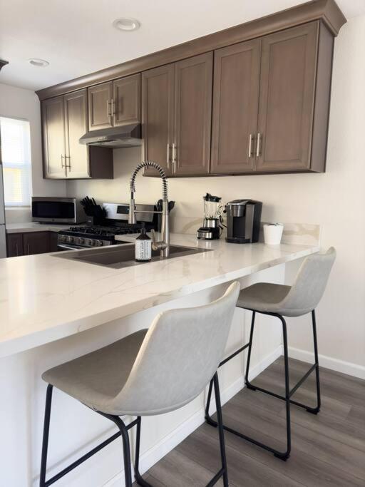 Modern Retreat 1 Mi. From Disney Anaheim Esterno foto