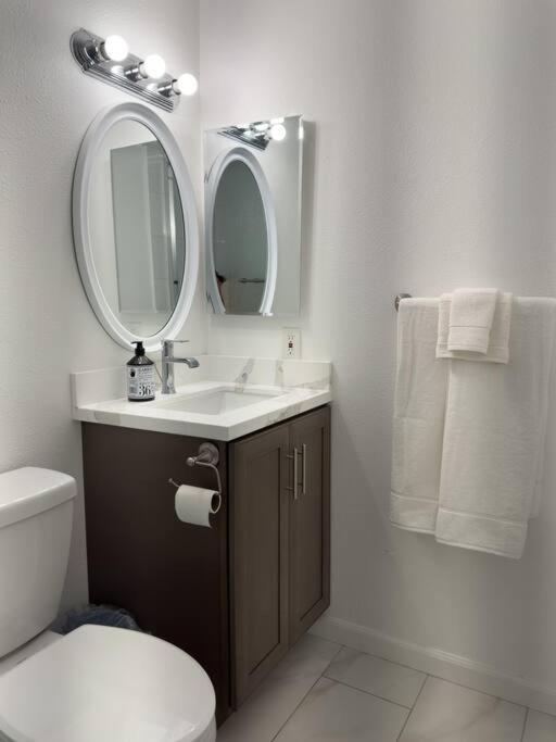 Modern Retreat 1 Mi. From Disney Anaheim Esterno foto