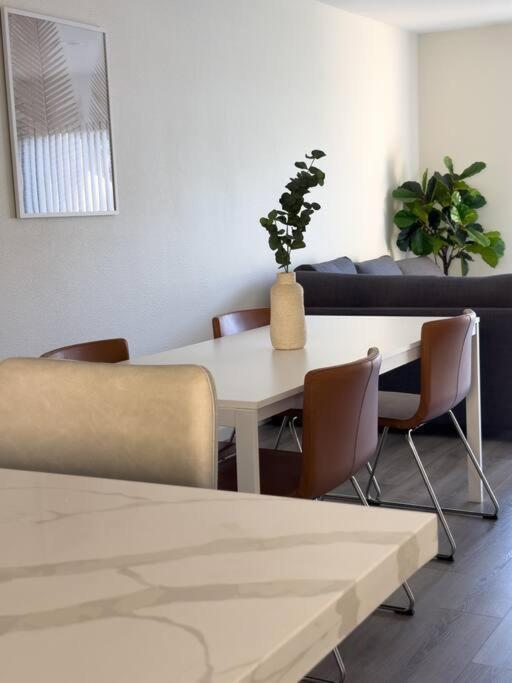 Modern Retreat 1 Mi. From Disney Anaheim Esterno foto