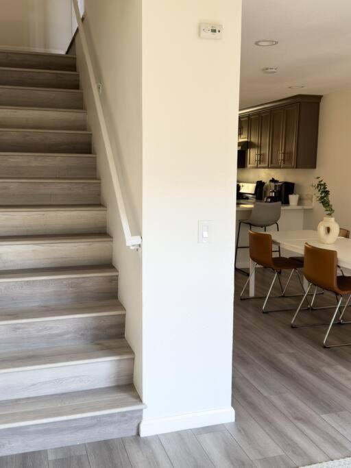 Modern Retreat 1 Mi. From Disney Anaheim Esterno foto